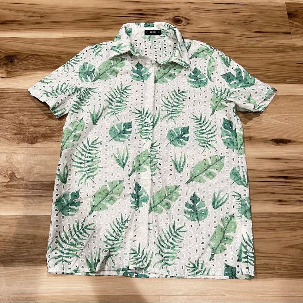 Shein Tropical Print Button Up Shirt Men’s Small